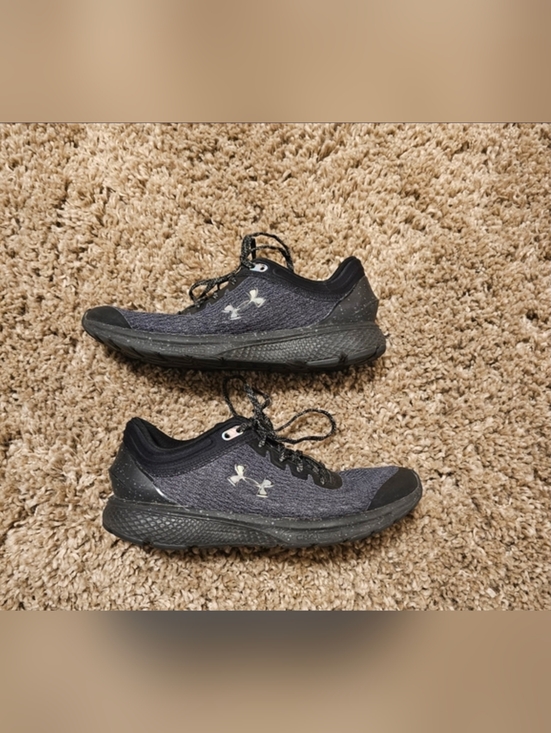 Under Armour Shoes - Under Armour Charged Escape 3 Running Shoe - Women sz 8.5